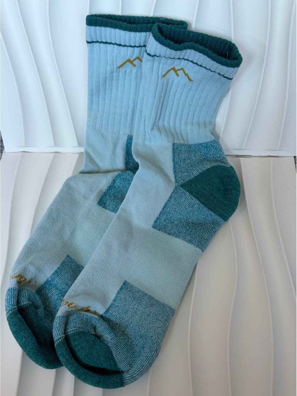 Darn Tough Vermont Crew Hiking Socks Light Mint Green Merino Wool L NWOT